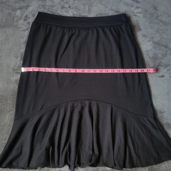 black midi skirt - Picture 3 of 4
